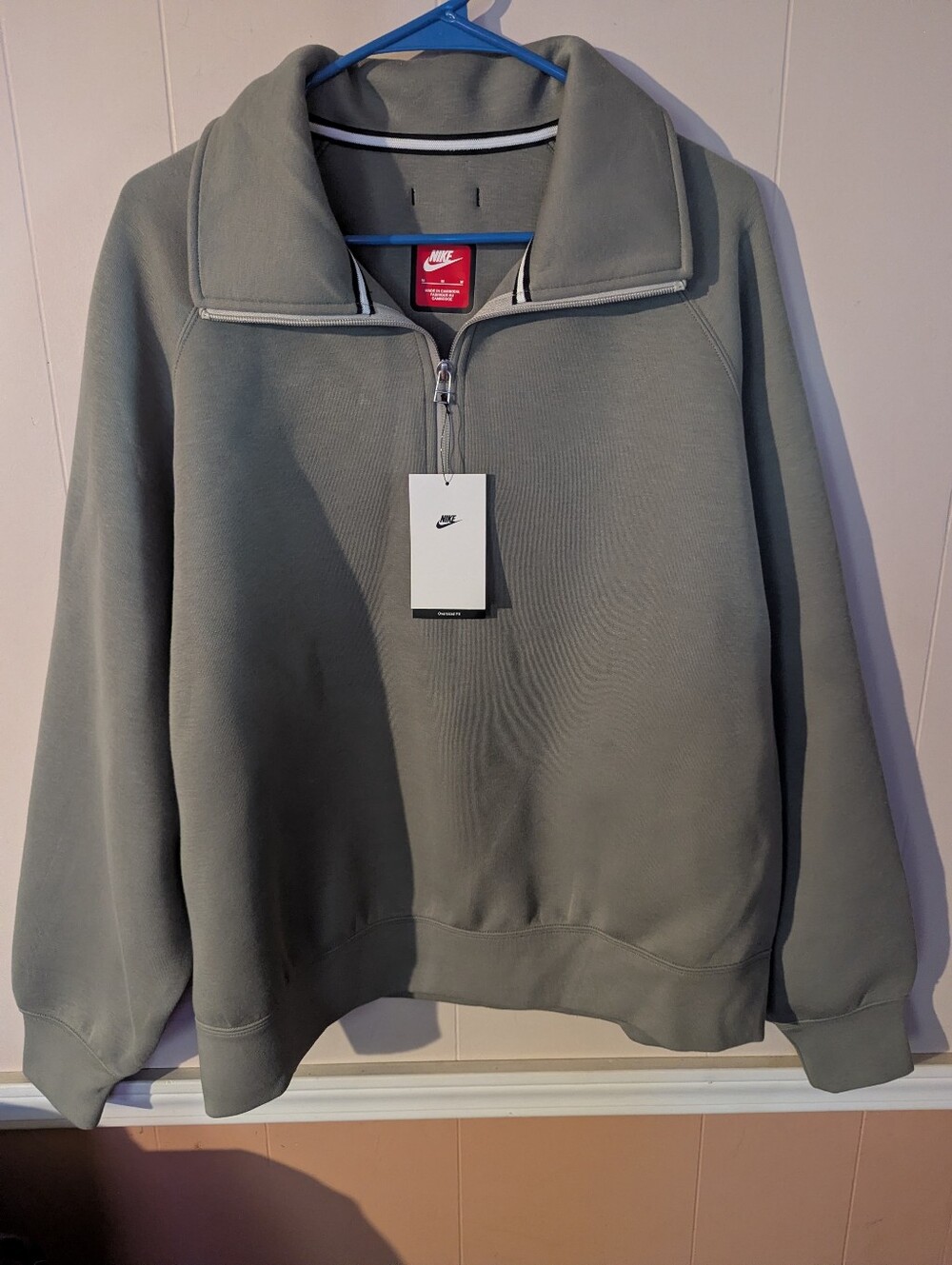 Nike Men’s Quarter-Zip Sweater Jacket in Olive Green Men's Size M Long Sleeve